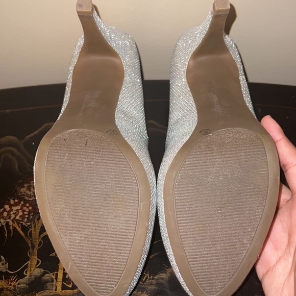 Silver sparkly pumps🥰 - Picture 6 of 6
